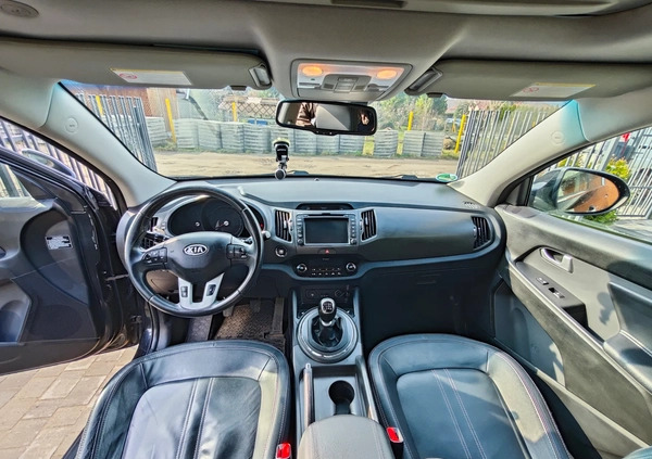 Kia Sportage cena 45899 przebieg: 207000, rok produkcji 2011 z Lębork małe 667
